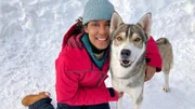 Sibirische Huskys sehen ihren Vorfahren, den Wölfen, sehr ähnlich.