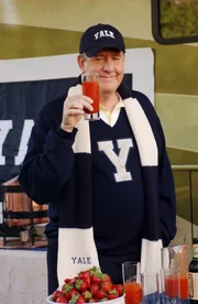 Bei einem Essen stellt Richard (Edward Herrmann) Rory und Paris einen alten Bekannten vor, mit ungeahnten Folgen ...