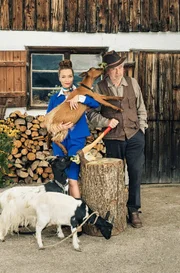 Flugbegleiterin Sophie (Aglaia Szyszkowitz) möchte einen Neuanfang auf dem Land machen und hat den Fuchsbichlerhof gekauft. Doch es gibt einen Haken: Der bisherige Bewohner Barthl (Friedrich von Thun) hat "Stallrecht" auf Lebenszeit und versucht mit allen Mitteln, Sophie zu vergraulen.