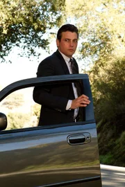 Detective Rex Winters (Skeet Ulrich)