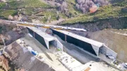 Der Ausbau der Schnellfahrstrecken ist eins der größten Infrastruktur-Projekte in der Geschichte Spaniens. Der Neubau von Brücken und Tunneln kostet Milliarden.