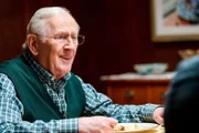 Len Cariou (Henry Reagan).
