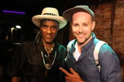 Ben und Funkmusiker Cyrill Neville