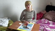 Jasmin ist schwanger. Die Teenagerin versucht sich noch an die Situation zu gewöhnen, bald Mama zu sein..