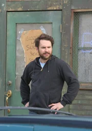 Charlie Kelly (Charlie Day)