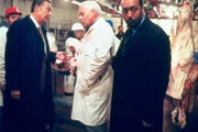 Die Detectives Briscoe (Jerry Orbach, li.) und Green (Jesse L. Martin, re.) ermitteln im Mordfall eines erstochenen Tierschützers.