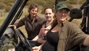 v.l.: Kim Schoeman, Alexandra Hansen und Ellen Hinz suchen die Giraffe.