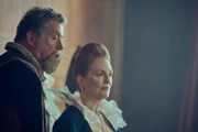 l-r: Sir Thomas Compton (Sean Gilder), Mary Villiers (Julianne Moore)