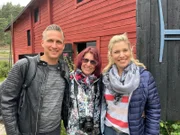 Helsinki in Finnland. Ausflug nach Porvoo mit Stargast Laura Wilde (Schlagersängerin) und ihrer Mutter Erika Liepold-Milde und ihrem guten Freund Stephan Müller.