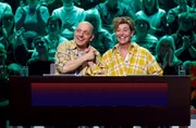 Rateteam-Kapitän Bernhard Hoëcker (l.) mit der Schauspielerin Margarita Broich (r.).