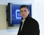 Reese (Jim Caviezel)