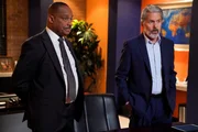 Rocky Carroll als NCIS Director Leon Vance, Gary Cole als FBI Special Agent Alden Parker.