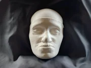 Die Totenmaske der Giftmörderin Gesche Gottfried, genannt "der Engel von Bremen". Zwischen 1813 und 1827 tötete sie 15 Menschen, darunter Ehemänner, Eltern, Kinder - und gehört damit zu den seltenen Serienmörderinnen der Geschichte. "ZDF-History" geht auf Spurensuche.