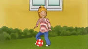 Conni möchte richtig Fußball spielen lernen.