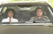 Antonio Krusewitz (Dimitri Stapfer, r.) und Tamara Sedlak (Dena Abay, l.) haben gemeinsam einen Goldtransport überfallen. Doch bei ihrer Flucht über den Bodensee haben sie einen Menschen getötet und das Gold im See verloren.