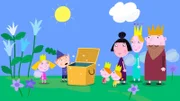Neugierig schaut Ben in den Picknickkorb der Königsfamilie.