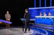 Moderator Alexander Bommes (M.) mit den Kandidat:innen: Michael Emge (l.), Markus Karl (3.v.r.), Birte Müller (2.v.r.) und Lena Mausbach (r.).