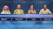 Die Kandidat:innen (v.l.n.r.):  Birgit Klein, Sascha Brüggenolte, Lisa Gottwald und Michael Wallner.; ARD GEFRAGT - GEJAGT FOLGE 811, "Alexander Bommes präsentiert beliebtes Quizformat", am Mittwoch (04.09.24) um 18:00 Uhr im ERSTEN. Die Kandidat:innen (v.l.n.r.):  Birgit Klein, Sascha Brüggenolte, Lisa Gottwald und Michael Wallner. © ARD/Uwe Ernst, honorarfrei - Verwendung gemäß der AGB im engen inhaltlichen, redaktionellen Zusammenhang mit genannter ARD-Sendung bei Nennung "Bild: ARD/Uwe Ernst" (S2+). ARD-Programmdirektion/Bildredaktion, pressefoto.daserste@ard.de