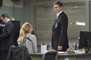 (v.l.n.r.) Frankie Wells (Katheryn Winnick); John Reese (Jim Caviezel)