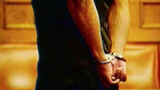 Zwei Jahre nach dem Mord an einem älteren Ehepaar kann die Polizei den Mörder überführen.