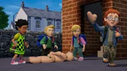 Mandy, James, Sarah und Norman üben auf der Feuerwache, was bei einem Ernstfall zu beachten ist.