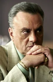 Paulie 'Walnuts' Gualtieri (Tony Sirico)