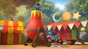 Clumsy will zum Zirkus gehen um dort zu lernen, nicht immer so tollpatschig zu sein.