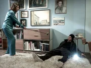Gabriele Hagemann (Angela Roy) wird nachts von Geräuschen in ihrer Wohnung geweckt. Als sie, mit einem Golfschläger bewaffnet, in ihr Wohnzimmer geht, stellt sie tatsächlich einen Einbrecher. Im Affekt schlägt sie zu. Doch dann erkennt sie den jungen Mann: Seit Wochen versucht Patrick Janisch (Tobias Diakow) an das einzige Selbstportrait von Gabrieles verstorbenem Mann zu kommen.