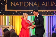 Jayne Atkinson (Della Bedford), Jimmy Smits (Elijah Strait).