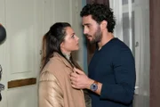 Emily (Anne Menden) und Tobias (Jan Kittmann) lassen sich auf eine heimliche Affäre ein.