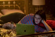Kat Hernandez (Barbie Ferreira)