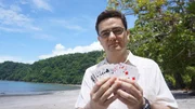 Alejandro Jenkins, Professor an der Fakultät für Physik der Universität von Costa Rica, glaubt, dass unser Universum nur ein Teil eines vielschichtigen, extradimensionalen Raums sein könnte. So wie eine einzelne Spielkarte in einem Kartenspiel.