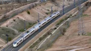 Der AVE 103 ist knapp vier Meter hoch, drei Meter breit und 200 Meter lang.