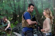 L- R: Sgt. Damien Scott (Sullivan Stapleton) and Dana Van Rijn (Annabelle Wallis)