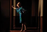 (1. Staffel) - Was führt die seltsame Nachbarin Constance (Jessica Lange) im Schilde?