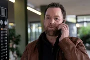 Der Fall berührt Böhmer (Jürgen Tonkel), da er das Opfer persönlich kannte. Trotz Verbots lässt er nicht locker und ermittelt weiter. Er ist sich sicher: Seine Intuition trügt ihn nicht.