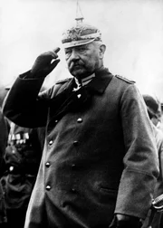 Hindenburg im Jahre 1925: Ein Mann mit einer ebenso atemberaubenden wie umstrittenen politischen Karriere, die im Kaiserreich begann, die Weimarer Republik überdauerte und in der NS-Diktatur endete.