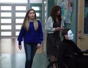 (v.l.n.r.) Dylan DiMeo (Kyla Kenedy); Maya DiMeo (Minnie Driver); Ray DiMeo (Mason Cook)