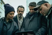 Auf der Suche nach Doro: (l-r) Meryl Marty als Agotha Bayani, Martin Rapold als Roger Hasenfratz, Roeland Wiesnekker als Leo Brand, Dardan Sadik als Milan Giokaj
