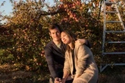 Alec (Stefan Murr) und Charlotte (Nike Fuhrmann) haben beschlossen, sich mehr Zeit füreinander zu nehmen.
