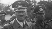 Adolf Hitler (l.)