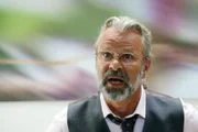Peter Sattmann als Dr. Kurt Pailer.