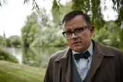 Dr. Max DeBryn (James Bradshaw) hat soeben die Wasserleiche untersucht.