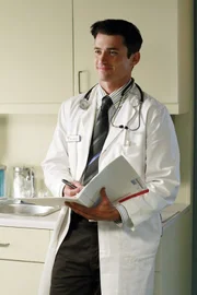 Susan versucht zum Leidwesen von Julie, sie mit Dr. Bailey (Wes Brown) zu verkuppeln ...