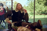 King James (Tony Curran)