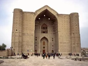 Mausoleum von Hodcha Ahmed Yassaui in Turkestan, Kasachstan. Front-Portal.