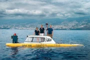 Mit dem Tauchboot Lula 1000 geht Florian Huber (r.) mit den Tiefseepionieren Kerstin (l.) und Joachim Jakobsen (M.) vor der portugiesischen Insel Madeira auf Expedition in die Tiefsee.