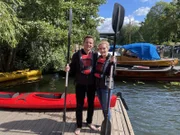 Stockholm in Schweden. Ausflug: Kanufahren mit Passagiere Rebecca Dörner und Robert Falk.