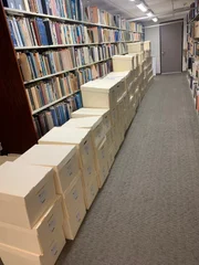 Das Archiv von John Mack ist bereit, im Archiv des Unmöglichen an der Rice University katalogisiert zu werden.