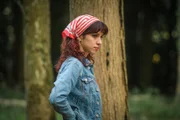Eigentlich hatte sich Lauren (Yali Topol Margalith) den gemeinsamen Camping-Ausflug der Freundes-Clique anders vorgestellt. Denn im Wald scheinen Gefahren zu lauern!